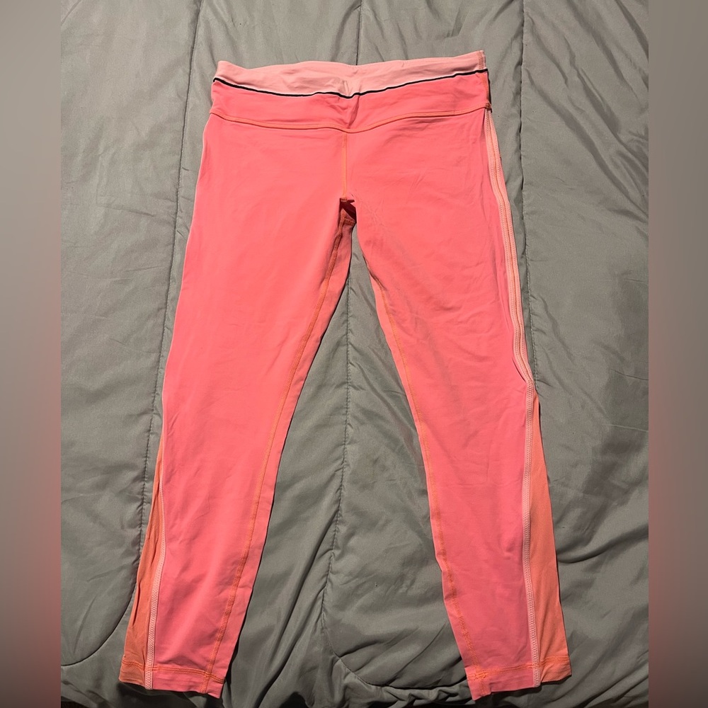 Lululemon bright pink leggings